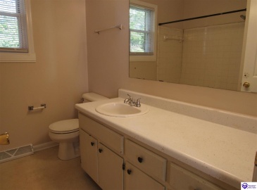 Berkley Court, Radcliff, Kentucky 40160, 2 Bedrooms Bedrooms, ,For Sale,Berkley Court,HK24003376 Berkley Court, Radcliff, Kentucky 40160, 2 Bedrooms Bedrooms, ,For Sale,Berkley Court,HK24003376