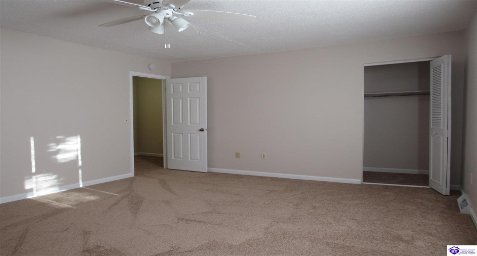 Berkley Court, Radcliff, Kentucky 40160, 2 Bedrooms Bedrooms, ,For Sale,Berkley Court,HK24003376