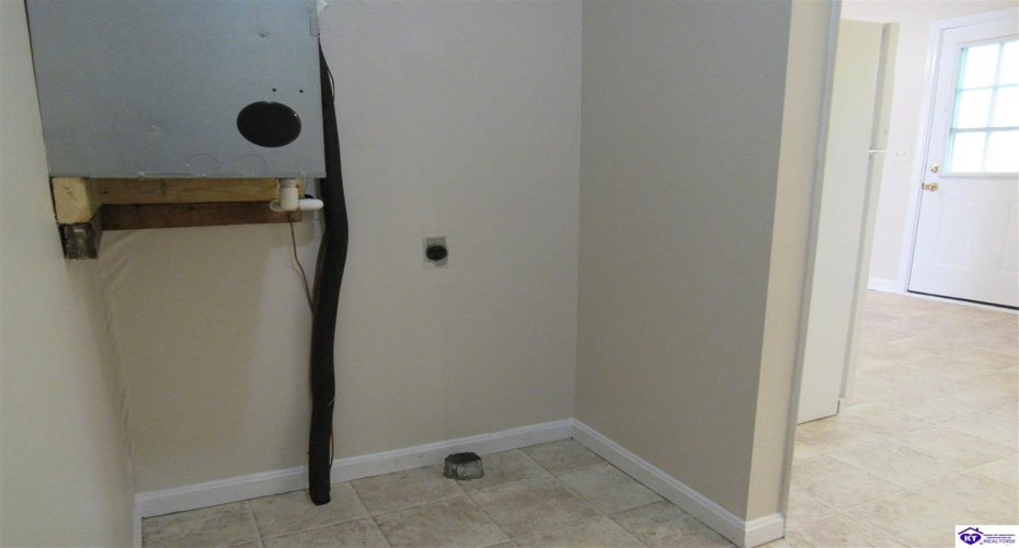 Berkley Court, Radcliff, Kentucky 40160, 2 Bedrooms Bedrooms, ,For Sale,Berkley Court,HK24003376