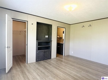 Highway 401, Garfield, Kentucky 40140, ,2 BathroomsBathrooms,For Sale,Highway 401,HK24002194 Highway 401, Garfield, Kentucky 40140, ,2 BathroomsBathrooms,For Sale,Highway 401,HK24002194