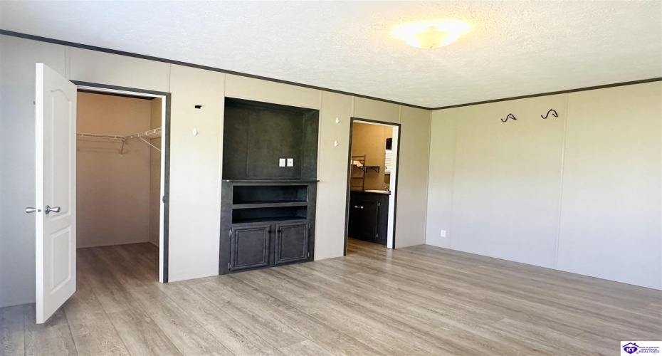 Highway 401, Garfield, Kentucky 40140, ,2 BathroomsBathrooms,For Sale,Highway 401,HK24002194