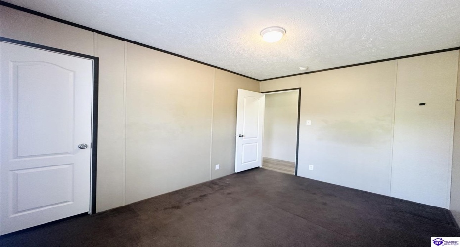 Highway 401, Garfield, Kentucky 40140, ,2 BathroomsBathrooms,For Sale,Highway 401,HK24002194