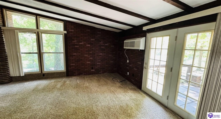 River Bend Road, Leitchfield, Kentucky 42754, ,2 BathroomsBathrooms,For Sale,River Bend Road,HK24003394