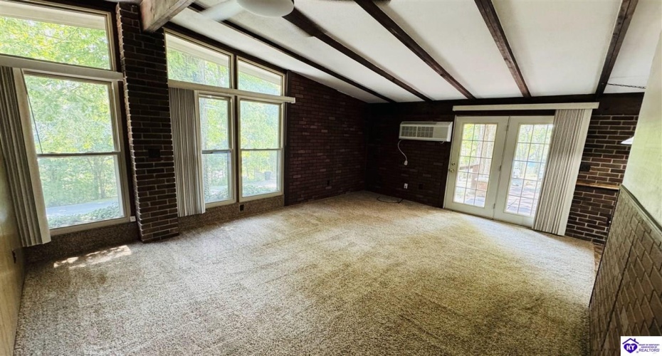 River Bend Road, Leitchfield, Kentucky 42754, ,2 BathroomsBathrooms,For Sale,River Bend Road,HK24003394