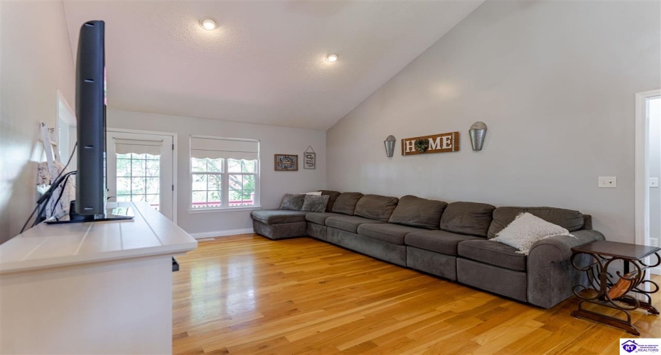 Woebegona Way, Hodgenville, Kentucky 42748, ,2 BathroomsBathrooms,For Sale,Woebegona Way,HK24003401