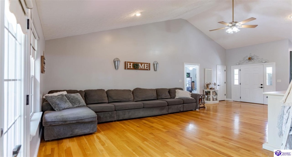 Woebegona Way, Hodgenville, Kentucky 42748, ,2 BathroomsBathrooms,For Sale,Woebegona Way,HK24003401