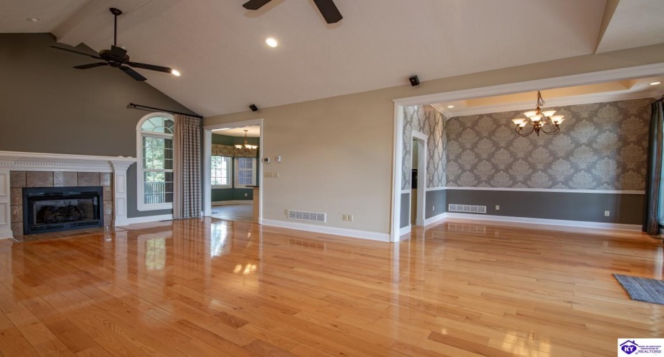 Custer Roberts Hollow Lane, Custer, Kentucky 40115, ,4 BathroomsBathrooms,For Sale,Custer Roberts Hollow Lane,HK24003407