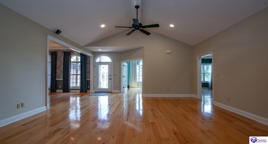 Custer Roberts Hollow Lane, Custer, Kentucky 40115, ,4 BathroomsBathrooms,For Sale,Custer Roberts Hollow Lane,HK24003407