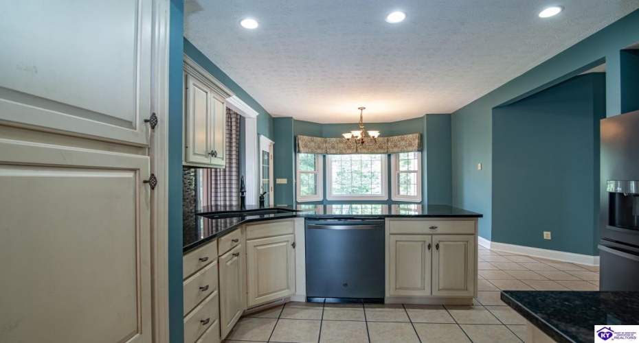 Custer Roberts Hollow Lane, Custer, Kentucky 40115, ,4 BathroomsBathrooms,For Sale,Custer Roberts Hollow Lane,HK24003407