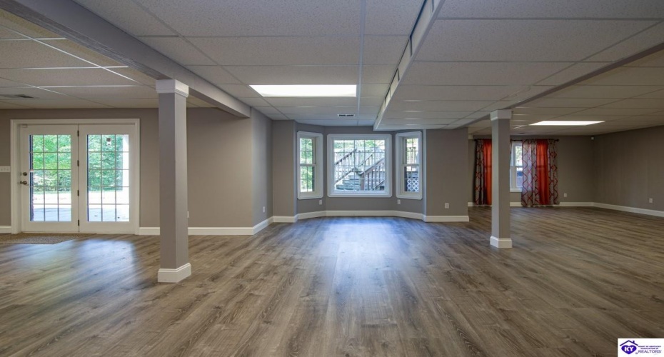 Custer Roberts Hollow Lane, Custer, Kentucky 40115, ,4 BathroomsBathrooms,For Sale,Custer Roberts Hollow Lane,HK24003407