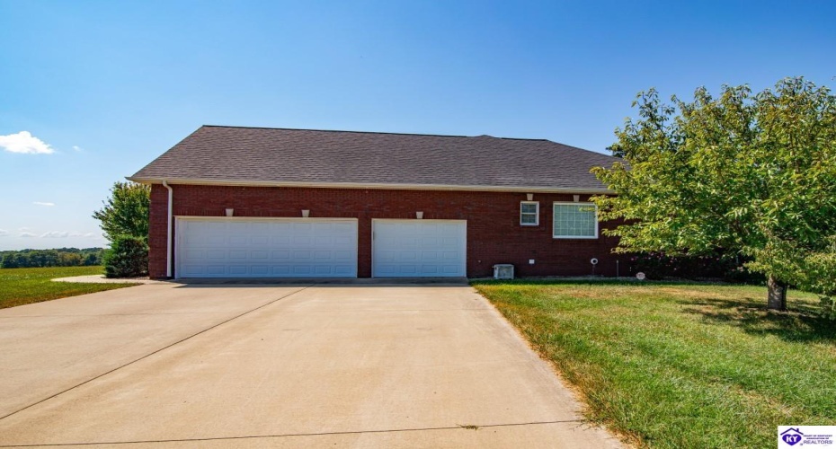 Custer Roberts Hollow Lane, Custer, Kentucky 40115, ,4 BathroomsBathrooms,For Sale,Custer Roberts Hollow Lane,HK24003407