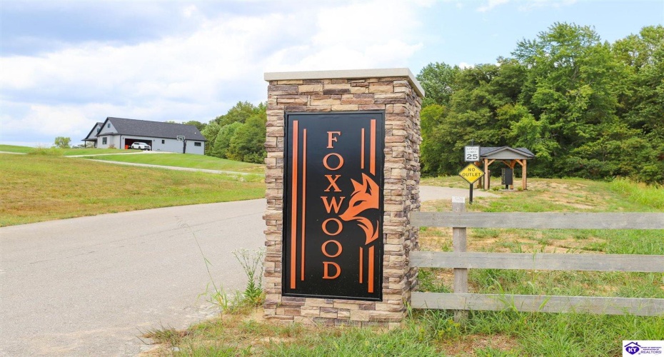 Foxwood Court, Elizabethtown, Kentucky 42701, ,For Sale,Foxwood Court,HK24003402