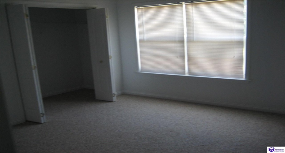 Valley View Drive, Vine Grove, Kentucky 40175-0000, ,2 BathroomsBathrooms,For Sale,Valley View Drive,HK24002178