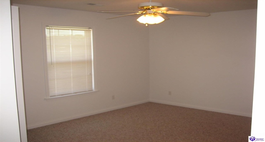 Valley View Drive, Vine Grove, Kentucky 40175-0000, ,2 BathroomsBathrooms,For Sale,Valley View Drive,HK24002178