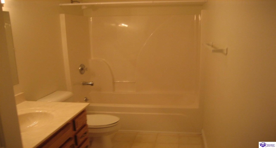 Valley View Drive, Vine Grove, Kentucky 40175-0000, ,2 BathroomsBathrooms,For Sale,Valley View Drive,HK24002178