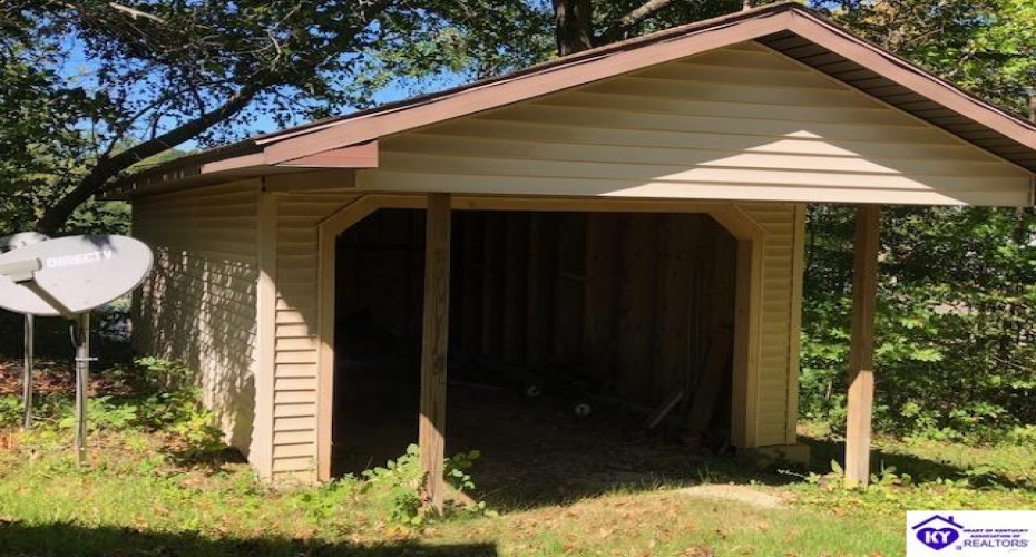 Beechwood Drive, Campbellsville, Kentucky 42718, ,2 BathroomsBathrooms,For Sale,Beechwood Drive,HK24003408