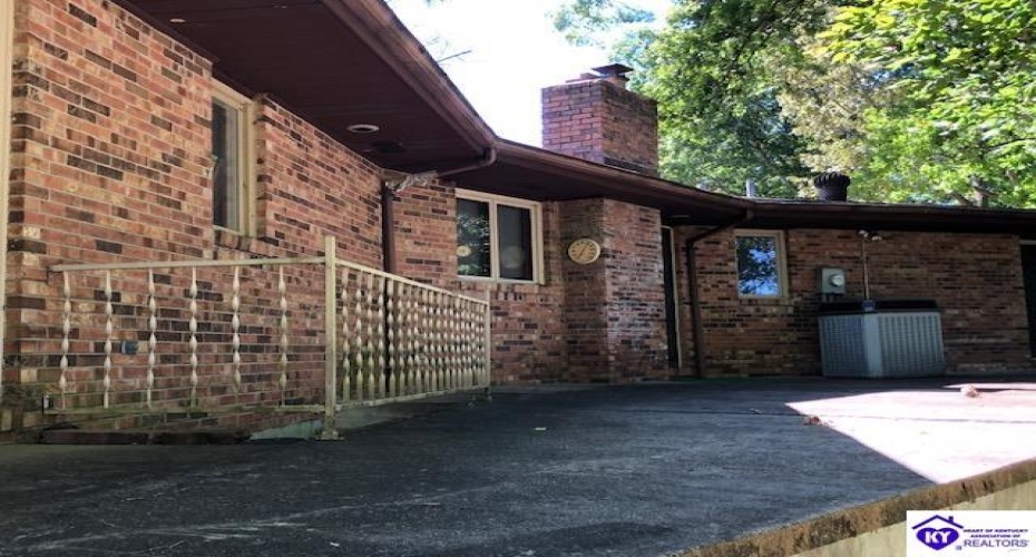 Beechwood Drive, Campbellsville, Kentucky 42718, ,2 BathroomsBathrooms,For Sale,Beechwood Drive,HK24003408