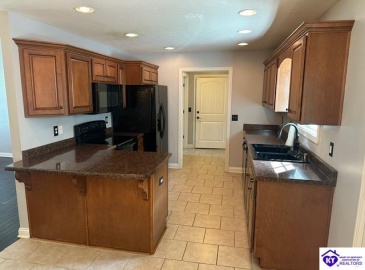 Tumbleweed Court, Elizabethtown, Kentucky 42701, ,2 BathroomsBathrooms,For Sale,Tumbleweed Court,HK24001695