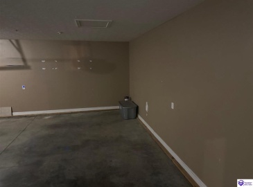 Tumbleweed Court, Elizabethtown, Kentucky 42701, ,2 BathroomsBathrooms,For Sale,Tumbleweed Court,HK24001695