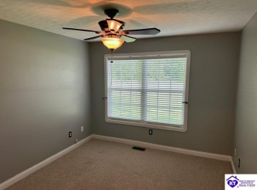 Tumbleweed Court, Elizabethtown, Kentucky 42701, ,2 BathroomsBathrooms,For Sale,Tumbleweed Court,HK24001695