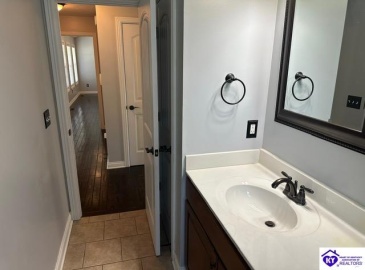 Tumbleweed Court, Elizabethtown, Kentucky 42701, ,2 BathroomsBathrooms,For Sale,Tumbleweed Court,HK24001695