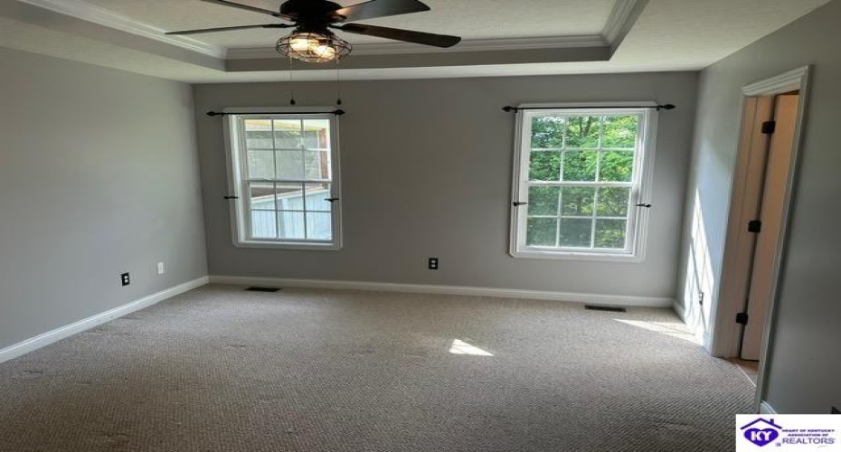 Tumbleweed Court, Elizabethtown, Kentucky 42701, ,2 BathroomsBathrooms,For Sale,Tumbleweed Court,HK24001695