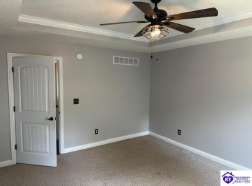 Tumbleweed Court, Elizabethtown, Kentucky 42701, ,2 BathroomsBathrooms,For Sale,Tumbleweed Court,HK24001695
