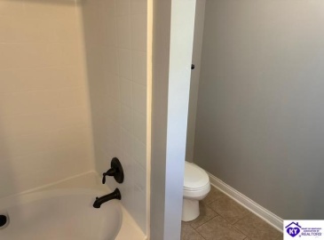 Tumbleweed Court, Elizabethtown, Kentucky 42701, ,2 BathroomsBathrooms,For Sale,Tumbleweed Court,HK24001695