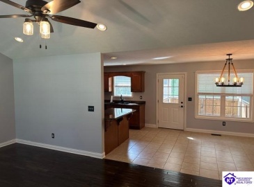 Tumbleweed Court, Elizabethtown, Kentucky 42701, ,2 BathroomsBathrooms,For Sale,Tumbleweed Court,HK24001695