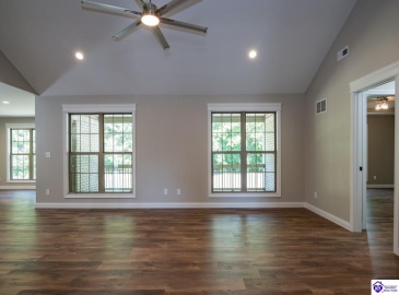 Summit Creek Drive, Elizabethtown, Kentucky 42701, ,2 BathroomsBathrooms,For Sale,Summit Creek Drive,HK24003414