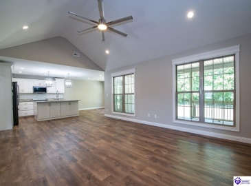 Summit Creek Drive, Elizabethtown, Kentucky 42701, ,2 BathroomsBathrooms,For Sale,Summit Creek Drive,HK24003414