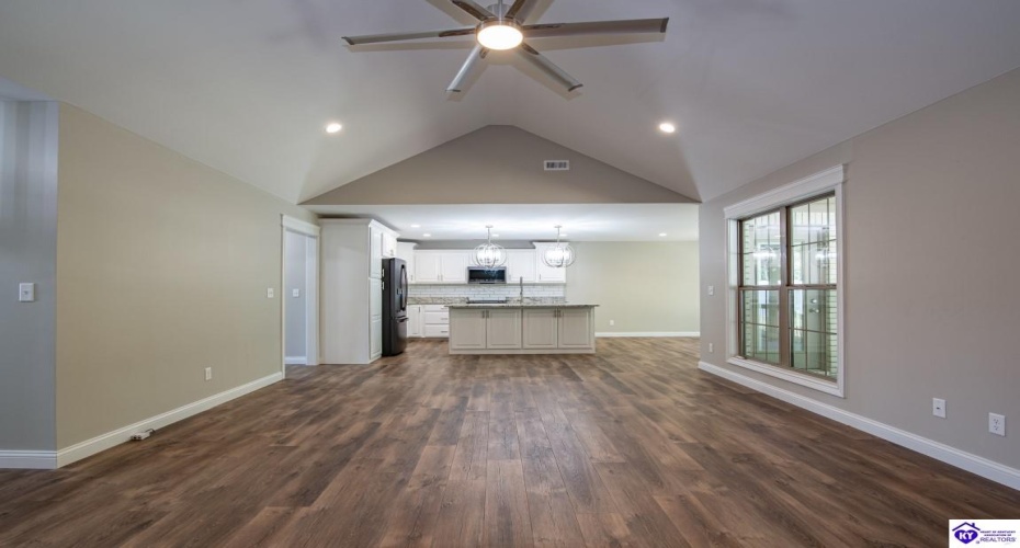 Summit Creek Drive, Elizabethtown, Kentucky 42701, ,2 BathroomsBathrooms,For Sale,Summit Creek Drive,HK24003414