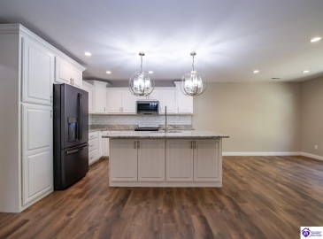 Summit Creek Drive, Elizabethtown, Kentucky 42701, ,2 BathroomsBathrooms,For Sale,Summit Creek Drive,HK24003414