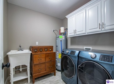 Summit Creek Drive, Elizabethtown, Kentucky 42701, ,2 BathroomsBathrooms,For Sale,Summit Creek Drive,HK24003414