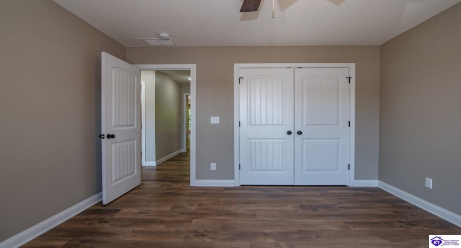 Summit Creek Drive, Elizabethtown, Kentucky 42701, ,2 BathroomsBathrooms,For Sale,Summit Creek Drive,HK24003414