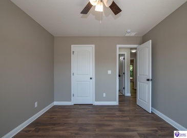 Summit Creek Drive, Elizabethtown, Kentucky 42701, ,2 BathroomsBathrooms,For Sale,Summit Creek Drive,HK24003414