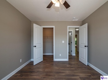 Summit Creek Drive, Elizabethtown, Kentucky 42701, ,2 BathroomsBathrooms,For Sale,Summit Creek Drive,HK24003414