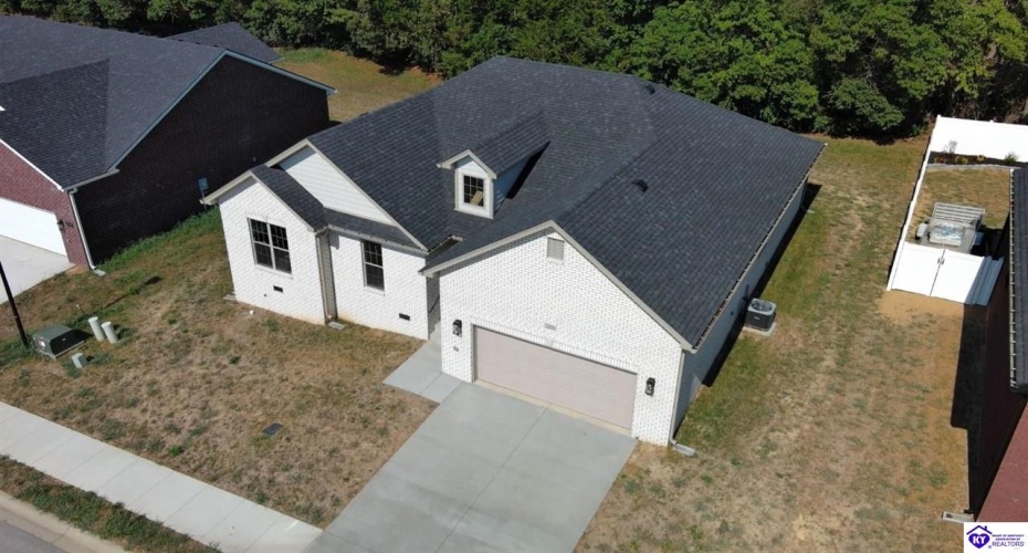 Summit Creek Drive, Elizabethtown, Kentucky 42701, ,2 BathroomsBathrooms,For Sale,Summit Creek Drive,HK24003414