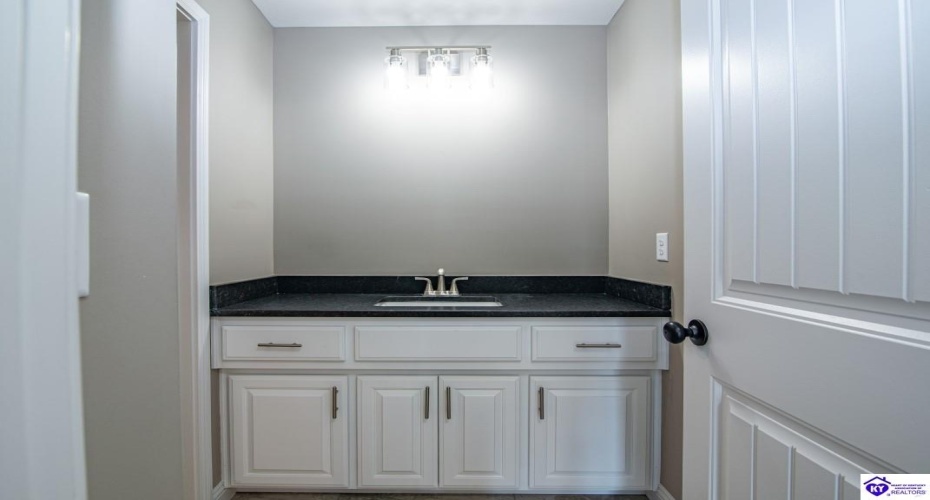 Summit Creek Drive, Elizabethtown, Kentucky 42701, ,2 BathroomsBathrooms,For Sale,Summit Creek Drive,HK24003414