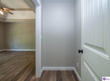 Summit Creek Drive, Elizabethtown, Kentucky 42701, ,2 BathroomsBathrooms,For Sale,Summit Creek Drive,HK24003414