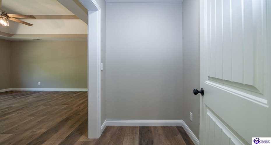 Summit Creek Drive, Elizabethtown, Kentucky 42701, ,2 BathroomsBathrooms,For Sale,Summit Creek Drive,HK24003414