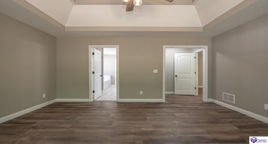 Summit Creek Drive, Elizabethtown, Kentucky 42701, ,2 BathroomsBathrooms,For Sale,Summit Creek Drive,HK24003414