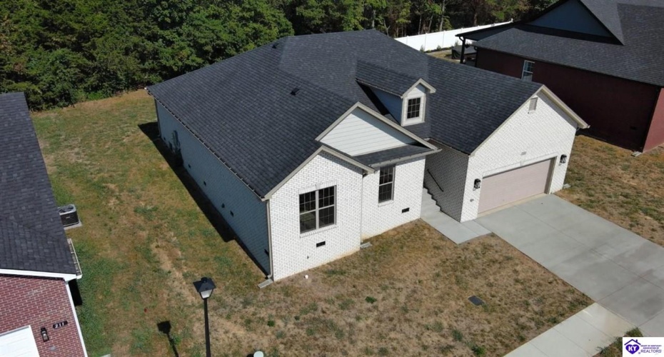 Summit Creek Drive, Elizabethtown, Kentucky 42701, ,2 BathroomsBathrooms,For Sale,Summit Creek Drive,HK24003414