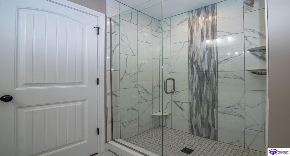 Summit Creek Drive, Elizabethtown, Kentucky 42701, ,2 BathroomsBathrooms,For Sale,Summit Creek Drive,HK24003414