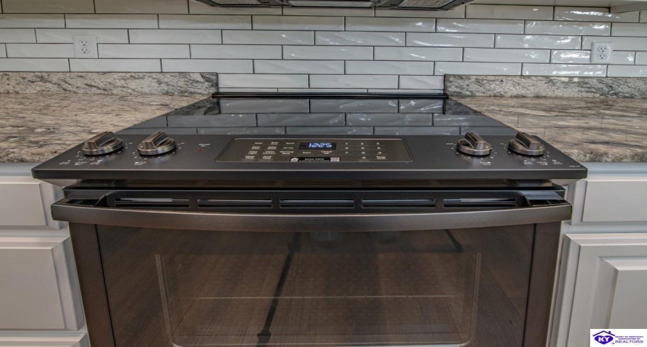 Summit Creek Drive, Elizabethtown, Kentucky 42701, ,2 BathroomsBathrooms,For Sale,Summit Creek Drive,HK24003414