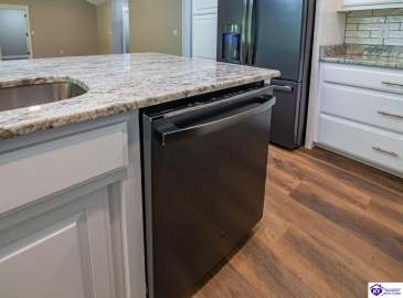 Summit Creek Drive, Elizabethtown, Kentucky 42701, ,2 BathroomsBathrooms,For Sale,Summit Creek Drive,HK24003414