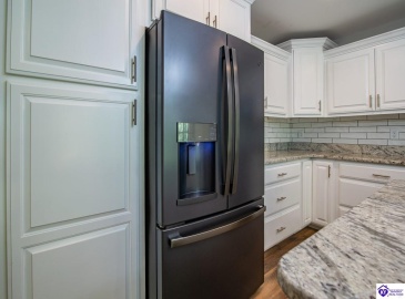 Summit Creek Drive, Elizabethtown, Kentucky 42701, ,2 BathroomsBathrooms,For Sale,Summit Creek Drive,HK24003414