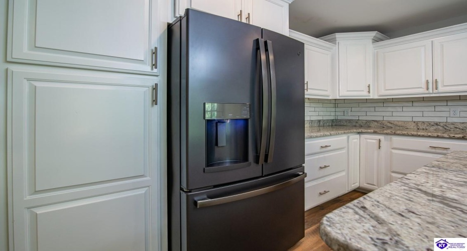 Summit Creek Drive, Elizabethtown, Kentucky 42701, ,2 BathroomsBathrooms,For Sale,Summit Creek Drive,HK24003414