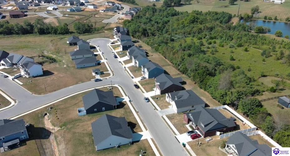 Summit Creek Drive, Elizabethtown, Kentucky 42701, ,2 BathroomsBathrooms,For Sale,Summit Creek Drive,HK24003414