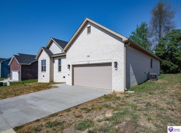 Summit Creek Drive, Elizabethtown, Kentucky 42701, ,2 BathroomsBathrooms,For Sale,Summit Creek Drive,HK24003414